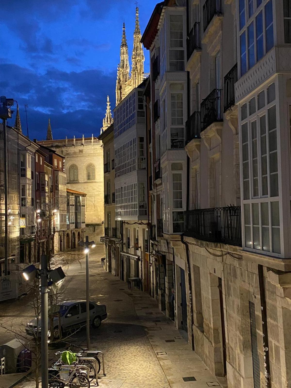 A Un Paso De La Catedral Burgos